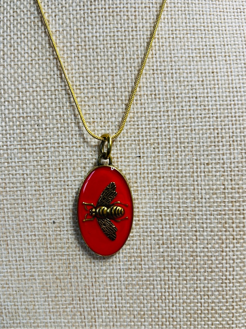 Gucci Bee Oval Pendant Necklace Gold, Black & Red Enamel NIB